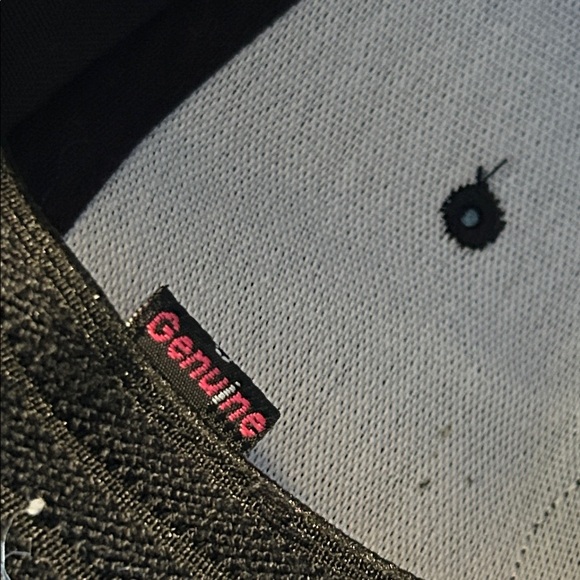 Volcom Full Stone Flexfit hat in black, EUC - Picture 6 of 7